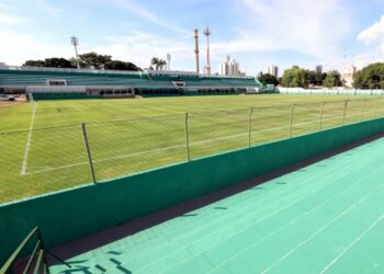 Estádio Dutrinha abriga gabinete do prefeito de forma simbólica